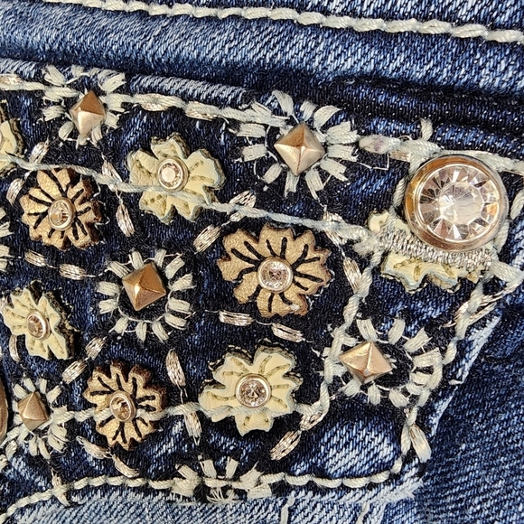 Miss Me Mini Flower Mid Rise Bootcut  Jeans Rhinestone Embellished Blue 30 x 32 - Picture 12 of 16